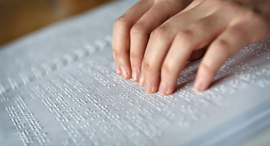 Como funciona o sistema Braille?